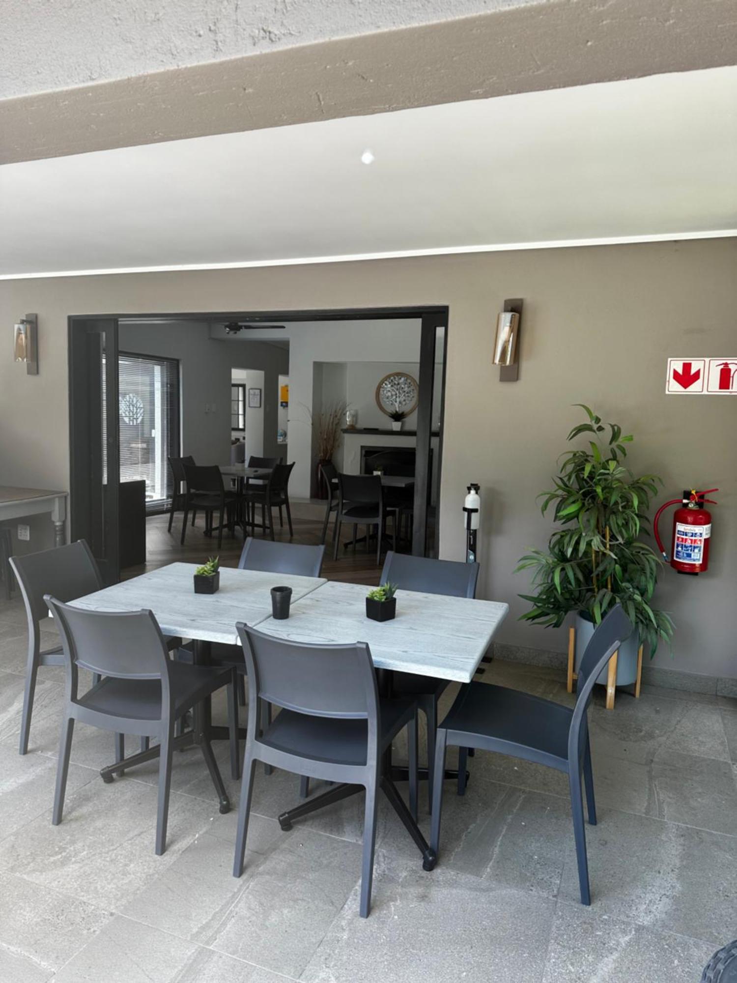 The Guesthouse 6 On Vrede Joanesburgo Exterior foto
